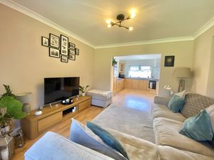 Snug/Family Room- click for photo gallery